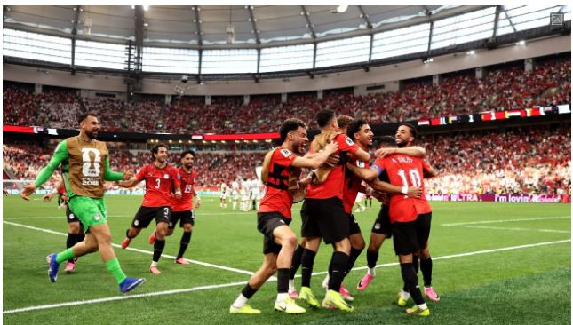 Salah leads rally over New Zealand as Egypt gets first-ever WC win